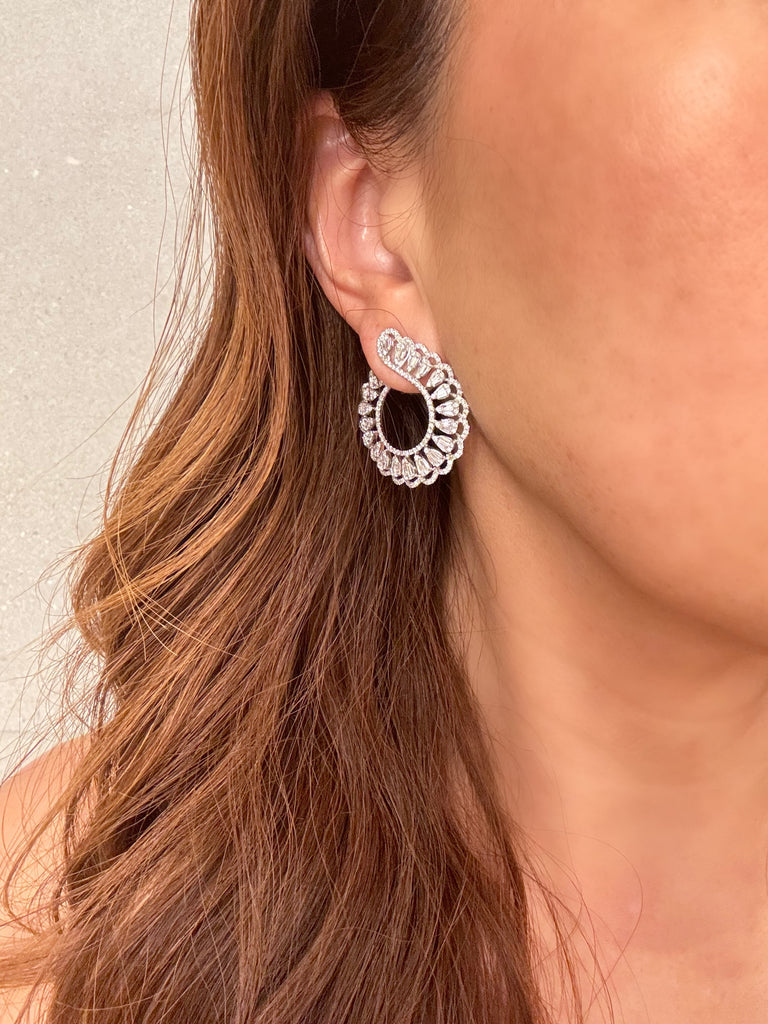 Dana Earrings in 18K White Gold