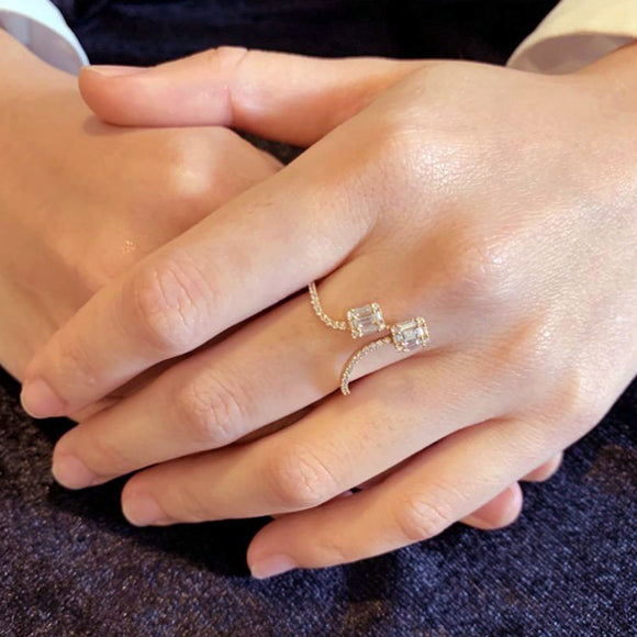 Isabel Baguette Diamonds Drop Ring in 18K Gold - Kura Jewellery