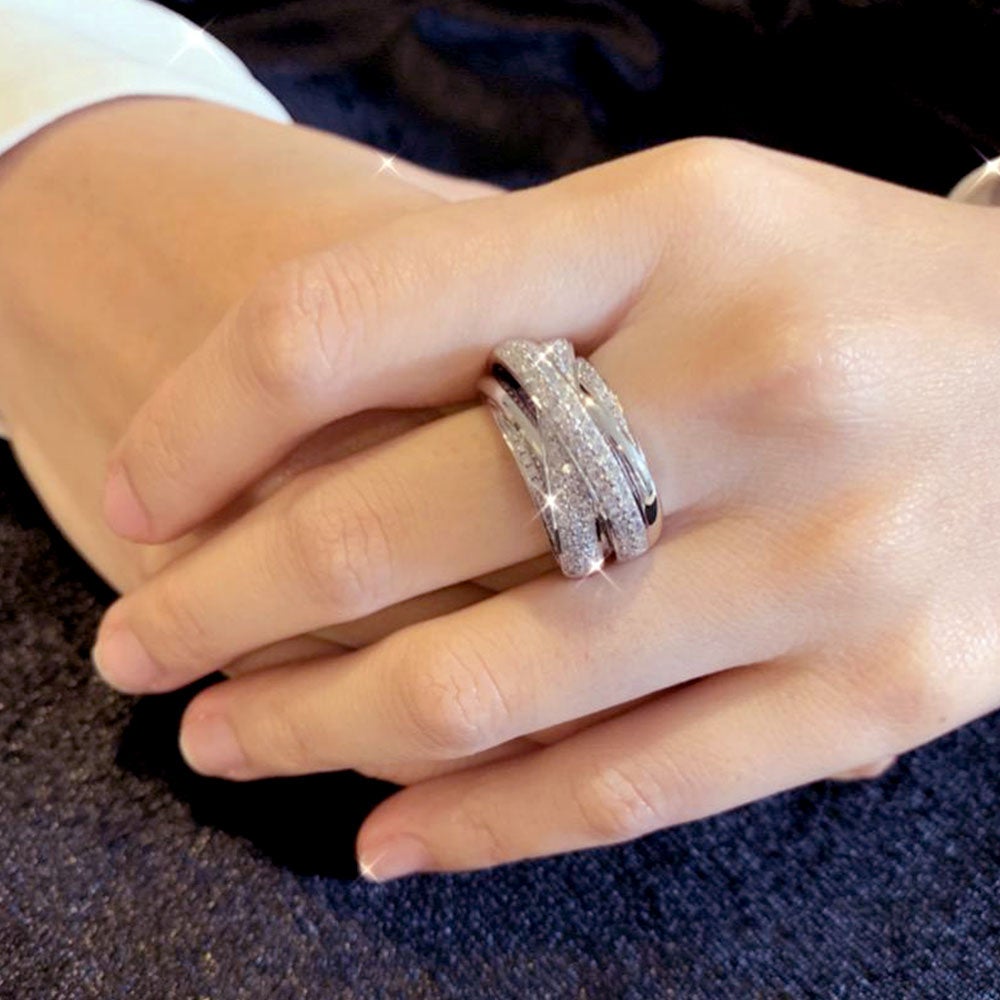 Karen CrissCross Ring Pavé Diamonds in 18K Gold - Kura Jewellery