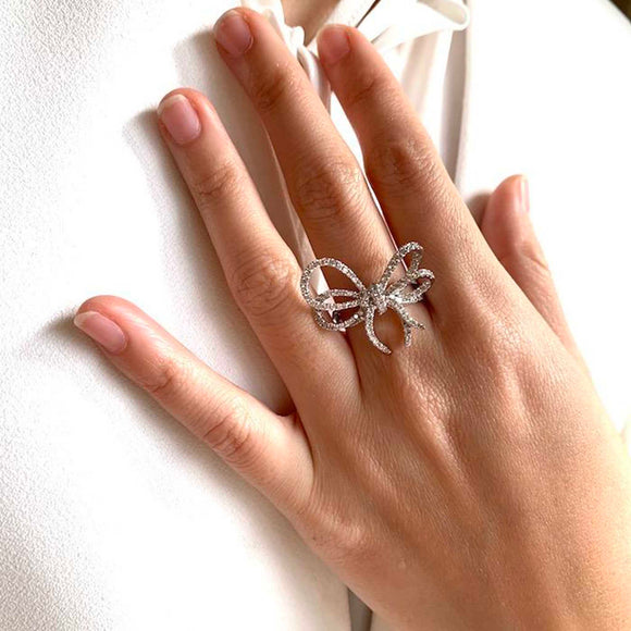 Ribbon Diamond Ring in 18K White Gold - Kura Jewellery