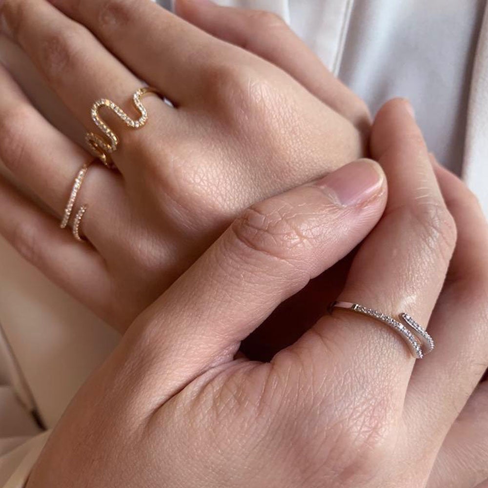 Skinny Reverse Curve Ring with Diamonds in 18K Gold - Kura Jewellery